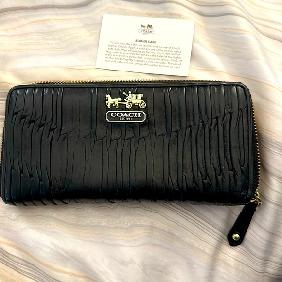 Coach | Bags | Coach Pleated Leather Madison Wallet Black With Gold Zip ...